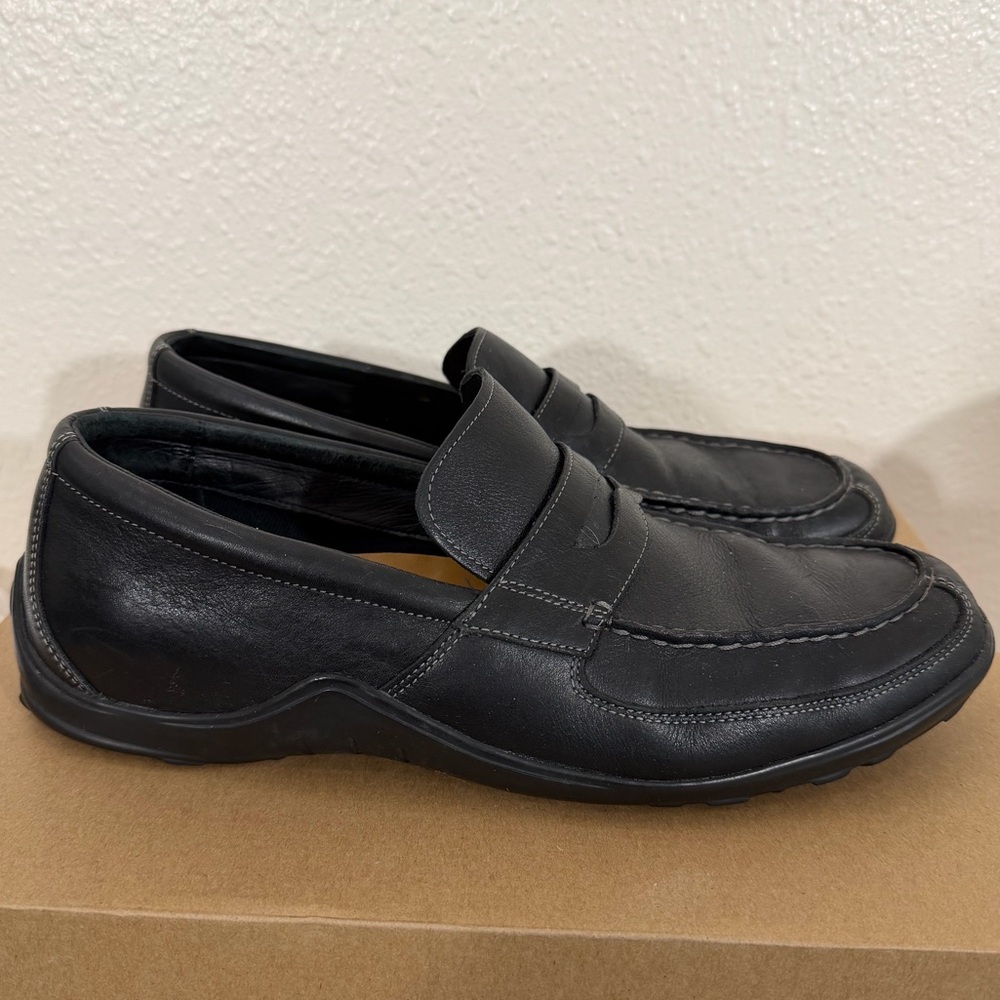 Cole Haan Men's Black Penny Loafer Slip On driving shoes.